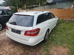 Weiß Gebraucht 2010 Mercedes E350 Avantgarde Kombi | 8.300 €
