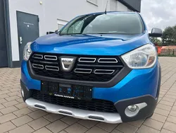 Blau Gebraucht 2019 Dacia Lodgy Stepway Van / Kleinbus | 6.990 € (Guter Preis)