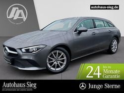 Mountaingrau Gebraucht 2023 Mercedes CLA200 Kombi | 25.884 € (Guter Preis)
