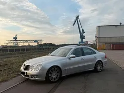 Silber Gebraucht 2006 Mercedes E280 Limousine | 7.000 €