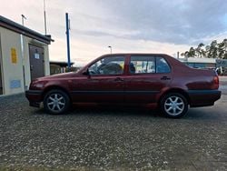 Rot Gebraucht 1992 VW Vento Limousine | 1.950 €
