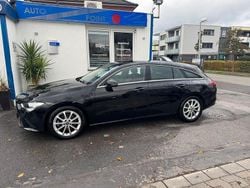 Schwarz Gebraucht 2022 Mercedes CLA200 Shooting Brake Kombi | 23.350 € (Fairer Preis)