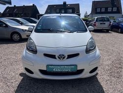 Solid white Gebraucht 2011 Toyota Aygo Edition Kleinwagen | 2.999 € (Fairer Preis)