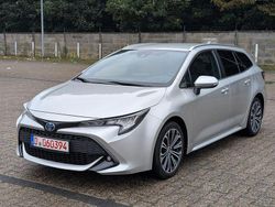 Precious silver Gebraucht 2020 Toyota Corolla Business Edition Kombi | 16.065 €