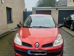 Andere außenfarben Gebraucht 2006 Renault Clio III Kleinwagen | 2.500 €
