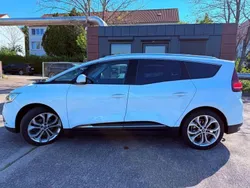 Weiß Gebraucht 2017 Renault Grand Scénic IV Van / Kleinbus | 9.900 €