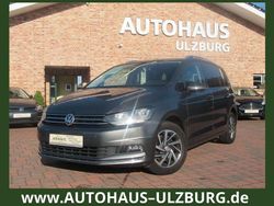 Grau Gebraucht 2017 VW Touran Sound Van / Kleinbus | 9.900 € (Teuer)