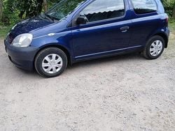 Blau Gebraucht 2001 Toyota Yaris Kleinwagen | 2.100 €