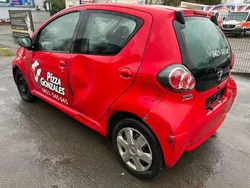 Rot Gebraucht 2009 Toyota Aygo Team Kleinwagen | 880 € (Fairer Preis)