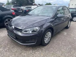 Grau Gebraucht 2015 VW Golf VII Limousine | 13.699 € (Fairer Preis)