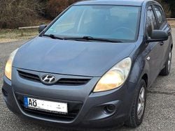 Silber Gebraucht 2010 Hyundai i20 Limousine | 999 € (Superpreis)