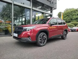 Crimson red (p) Neu 2025 Subaru Forester Exclusive+ SUV | 42.350 € (Fairer Preis)