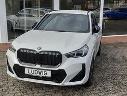 Mineralweiß Gebraucht 2023 BMW iX1 M Sport SUV | 63.500 €
