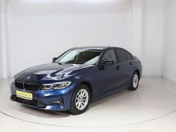 Blau Gebraucht 2019 BMW 320 Limousine | 20.790 € (Teuer)