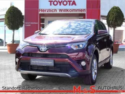 Carmin rot mica Gebraucht 2017 Toyota RAV4 Hybrid Plus SUV | 22.490 € (Fairer Preis)