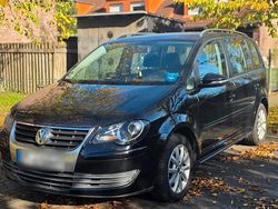 Schwarz Gebraucht 2009 VW Touran Van / Kleinbus | 5.500 € (Etwas zu teuer)