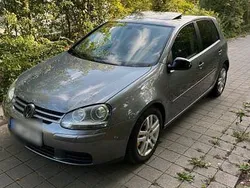 Grau Gebraucht 2005 VW Golf V Limousine | 5.890 € (Etwas zu teuer)