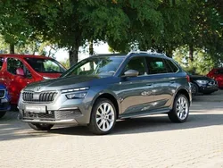 Quarzgrau metallic Gebraucht 2020 Skoda Kamiq Style SUV | 17.889 € (Guter Preis)