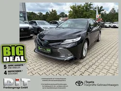Tiefschwarz mica metallic Gebraucht 2021 Toyota Camry Executive Limousine | 28.990 € (Fairer Preis)