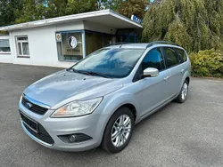 Silber Gebraucht 2009 Ford Focus Ghia Kombi | 2.950 € (Etwas zu teuer)
