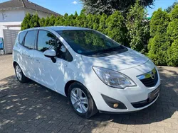 Weiß Gebraucht 2011 Opel Meriva Edition Van / Kleinbus | 4.790 € (Fairer Preis)