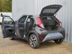 Celeste grey metallic / night Neu 2025 Toyota Aygo Kleinwagen | 15.990 €