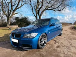 Blau Gebraucht 2007 BMW 330 Comfort Edition Kombi | 17.990 €