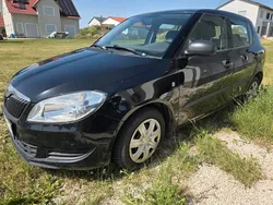 Schwarz Gebraucht 2010 Skoda Fabia Kleinwagen | 1.900 € (Fairer Preis)