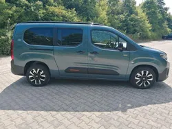 Blau Gebraucht 2025 Citroën Berlingo Van / Kleinbus | 31.500 € (Etwas zu teuer)