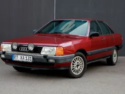 Rot Gebraucht 1985 Audi 100 Limousine | 5.900 €