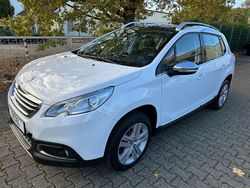 Weiß Gebraucht 2015 Peugeot 2008 Allure SUV | 5.990 € (Fairer Preis)
