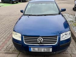 Blau Gebraucht 2002 VW Passat Limousine | 1.800 €