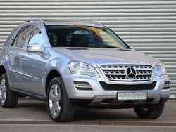 Silber Gebraucht 2011 Mercedes ML350 Sport SUV | 28.780 €