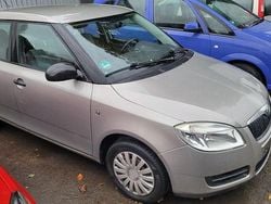 Silber Gebraucht 2010 Skoda Fabia Kleinwagen | 999 € (Superpreis)