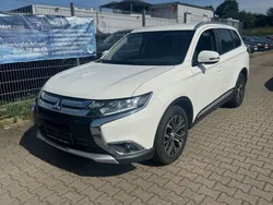 Weiß Gebraucht 2016 Mitsubishi Outlander Plus SUV | 13.300 € (Fairer Preis)