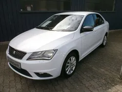 Weiß Gebraucht 2016 Seat Toledo CONNECT Limousine | 9.650 € (Fairer Preis)