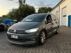 Grau Gebraucht 2018 VW Touran Highline Van / Kleinbus | 16.000 € (Guter Preis)