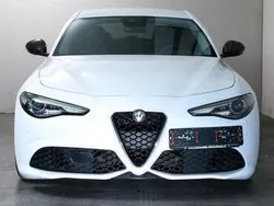 Weiß Gebraucht 2016 Alfa Romeo Giulia Veloce Limousine | 27.000 €