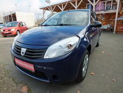Blau Gebraucht 2009 Dacia Sandero Limousine | 2.750 € (Etwas zu teuer)