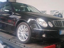 Schwarz Gebraucht 2004 Mercedes E200 Limousine | 3.500 € (Fairer Preis)
