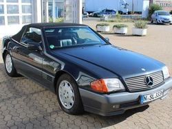 Schwarz Gebraucht 1990 Mercedes SL300 Cabrio | 13.900 €