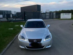 Silber Gebraucht 2006 Lexus IS220d Limousine | 5.200 € (Etwas zu teuer)
