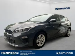 Grau Gebraucht 2020 Kia Ceed Limousine | 15.280 € (Etwas zu teuer)