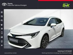 Schneeweiß Gebraucht 2021 Toyota Corolla Team Kombi | 21.470 € (Fairer Preis)