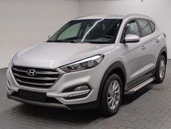 Platinumsilbermet. Gebraucht 2016 Hyundai Tucson Intro Edition SUV | 11.980 € (Fairer Preis)