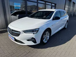 Weiß Gebraucht 2022 Opel Insignia Business Kombi | 18.690 € (Guter Preis)