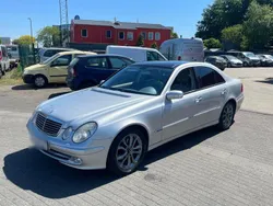 Silber Gebraucht 2002 Mercedes E240 Avantgarde Limousine | 5.799 € (Fairer Preis)