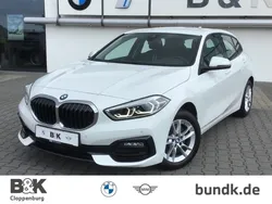 Weiß alpinweiss 3 Gebraucht 2021 BMW 118 Sport Line Kleinwagen | 28.950 €
