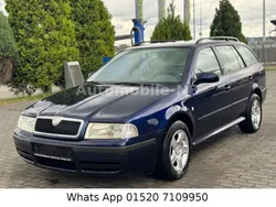 Blau Gebraucht 2002 Skoda Octavia Ambiente Kombi | 900 € (Guter Preis)