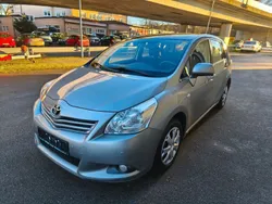 Grau Gebraucht 2011 Toyota Verso Edition Van / Kleinbus | 5.700 € (Fairer Preis)
